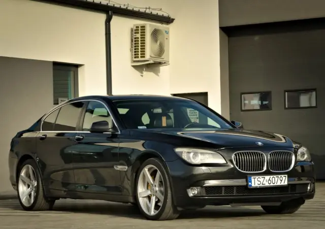 BMW Seria 7 740d