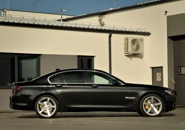 BMW Seria 7 740d