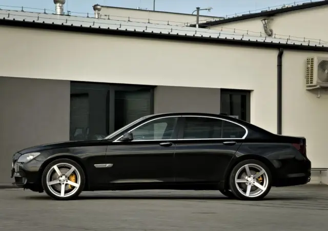 BMW Seria 7 740d