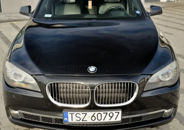 BMW Seria 7 740d