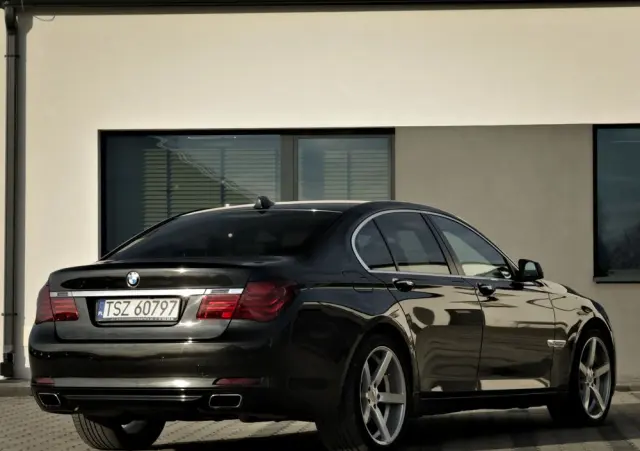 BMW Seria 7 740d