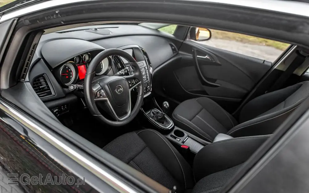 OPEL Astra 1.4 Turbo Edition Sport