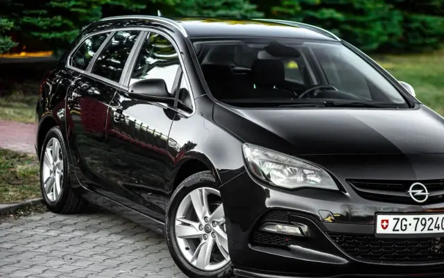OPEL Astra 1.4 Turbo Edition Sport