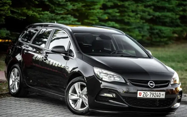 OPEL Astra 1.4 Turbo Edition Sport