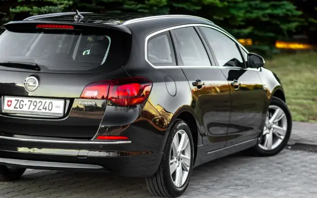 OPEL Astra 1.4 Turbo Edition Sport