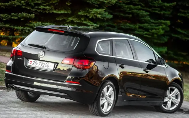 OPEL Astra 1.4 Turbo Edition Sport