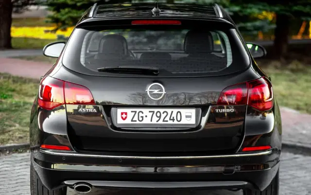 OPEL Astra 1.4 Turbo Edition Sport