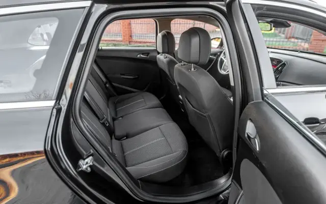 OPEL Astra 1.4 Turbo Edition Sport