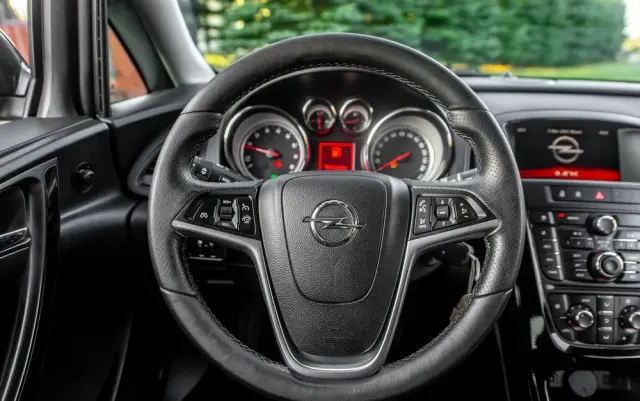 OPEL Astra 1.4 Turbo Edition Sport