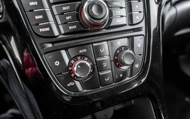 OPEL Astra 1.4 Turbo Edition Sport