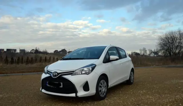 TOYOTA Yaris 