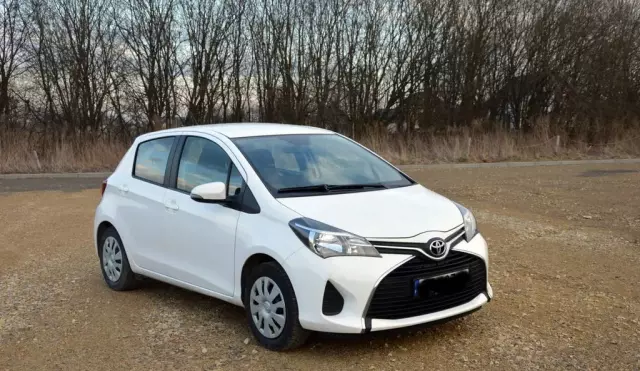 TOYOTA Yaris 