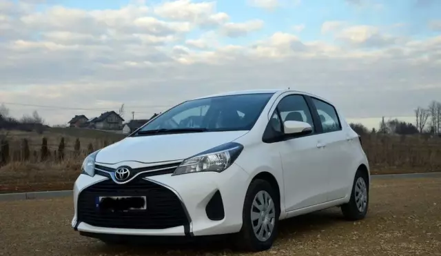 TOYOTA Yaris 