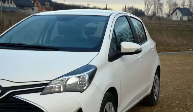 TOYOTA Yaris 