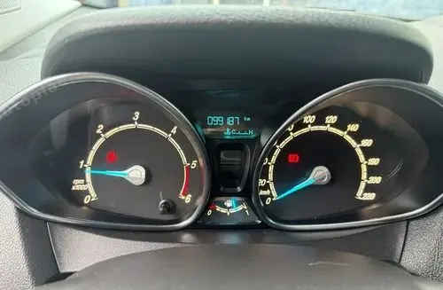 FORD Tourneo Courier 