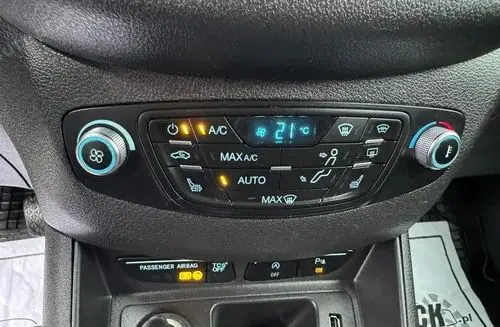 FORD Tourneo Courier 