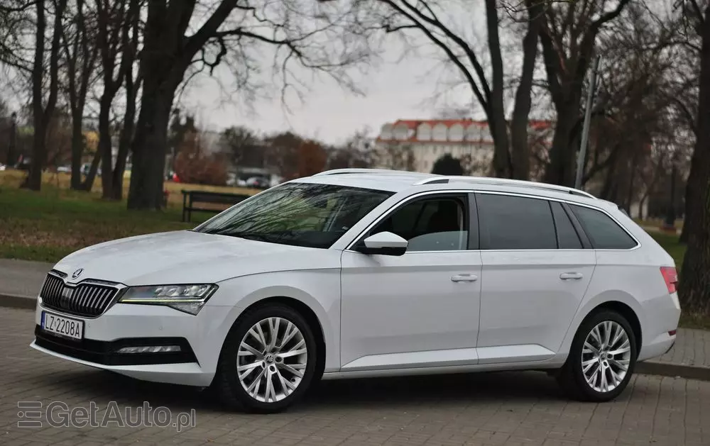 SKODA Superb Combi 2.0 TDI DSG Premium Edition