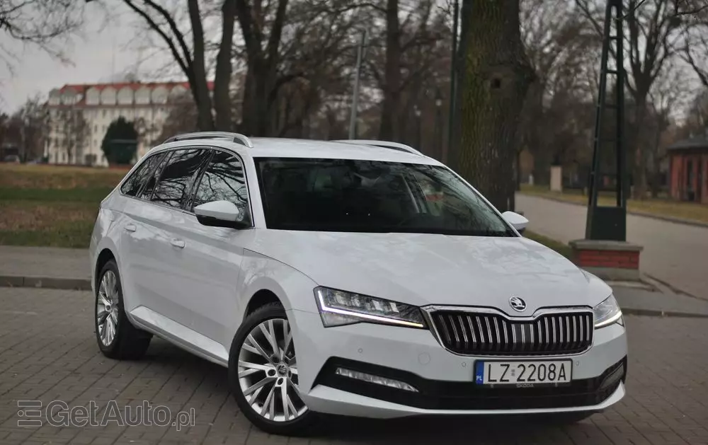 SKODA Superb Combi 2.0 TDI DSG Premium Edition