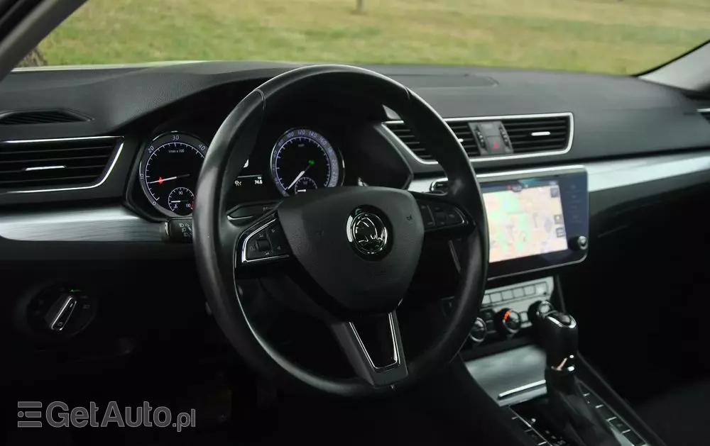 SKODA Superb Combi 2.0 TDI DSG Premium Edition