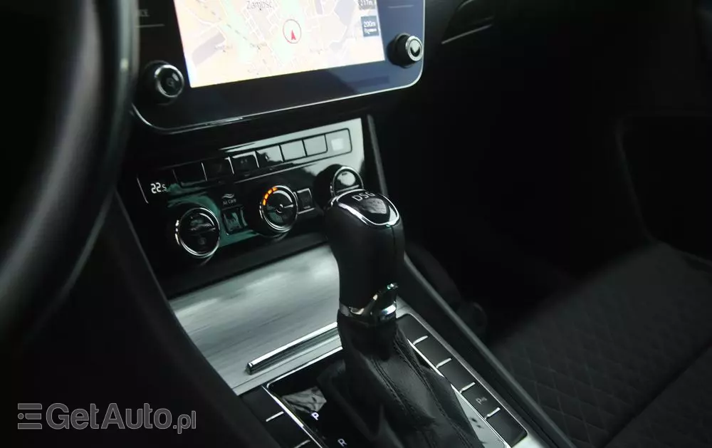 SKODA Superb Combi 2.0 TDI DSG Premium Edition