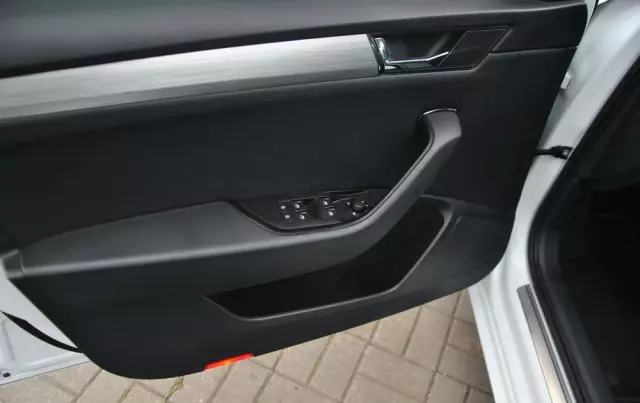 SKODA Superb Combi 2.0 TDI DSG Premium Edition