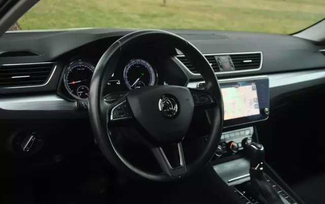 SKODA Superb Combi 2.0 TDI DSG Premium Edition