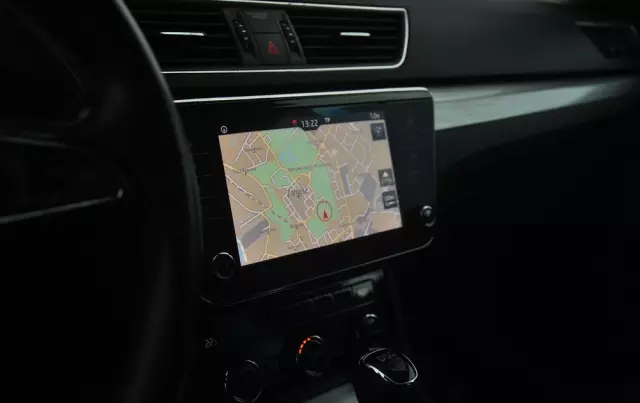 SKODA Superb Combi 2.0 TDI DSG Premium Edition