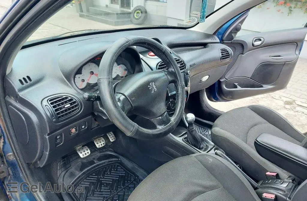 PEUGEOT 206 