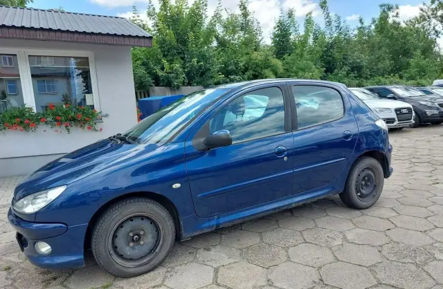 PEUGEOT 206 