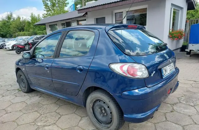 PEUGEOT 206 