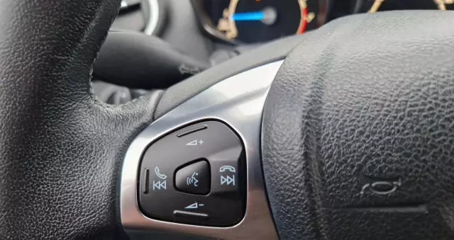 FORD Fiesta 1.0 EcoBoost Titanium