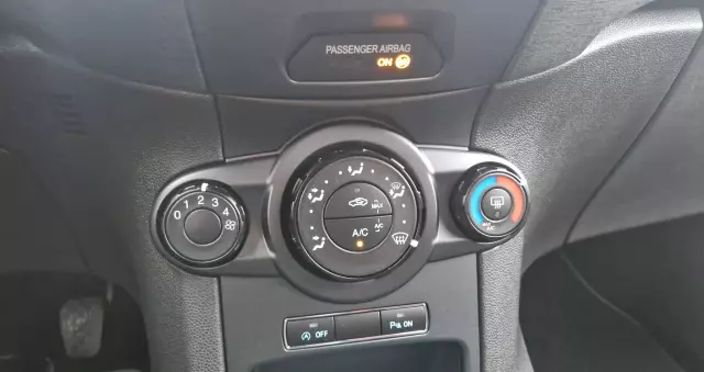 FORD Fiesta 1.0 EcoBoost Titanium