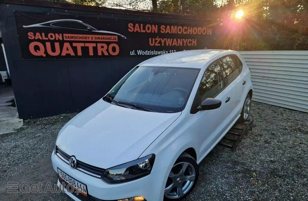 VOLKSWAGEN Polo 