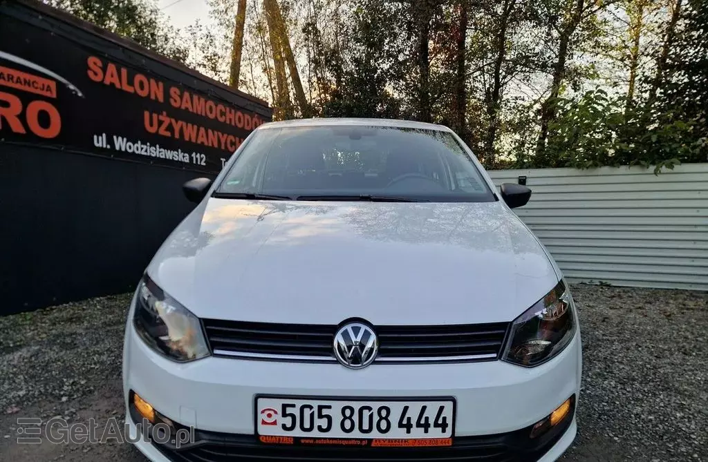 VOLKSWAGEN Polo 