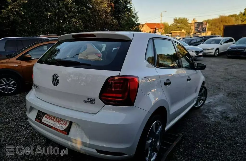 VOLKSWAGEN Polo 