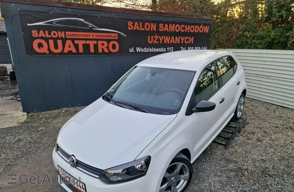 VOLKSWAGEN Polo 