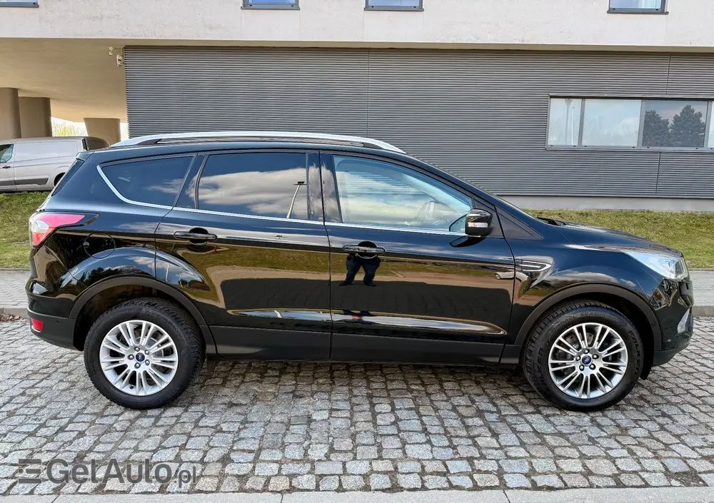 FORD Kuga 1.5 EcoBoost 2x4 Titanium