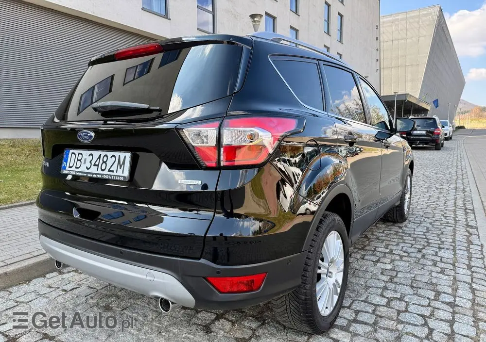 FORD Kuga 1.5 EcoBoost 2x4 Titanium