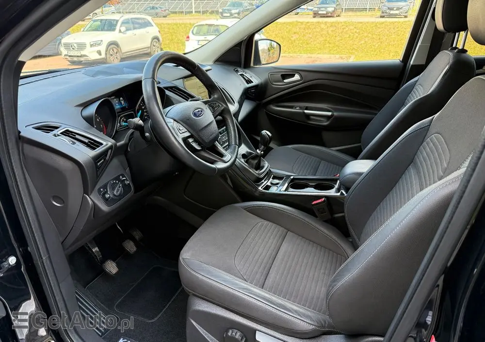 FORD Kuga 1.5 EcoBoost 2x4 Titanium