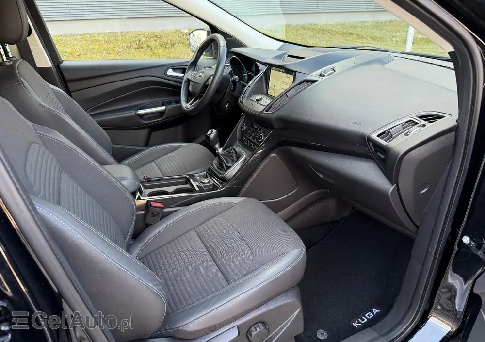 FORD Kuga 1.5 EcoBoost 2x4 Titanium