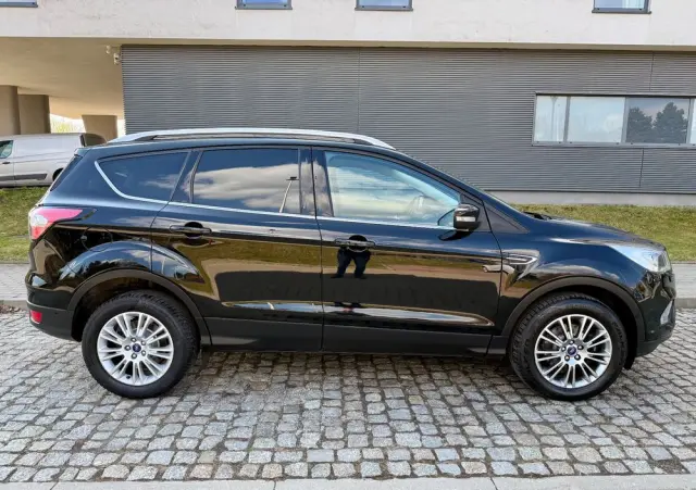 FORD Kuga 1.5 EcoBoost 2x4 Titanium