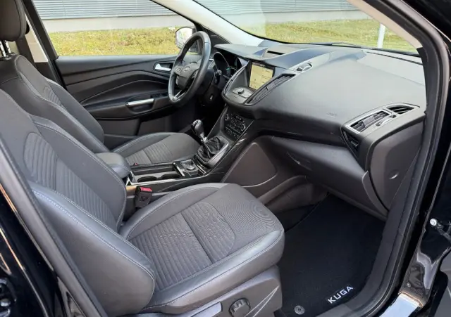 FORD Kuga 1.5 EcoBoost 2x4 Titanium