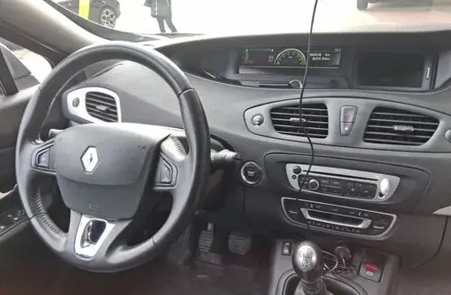 RENAULT Grand Scenic 