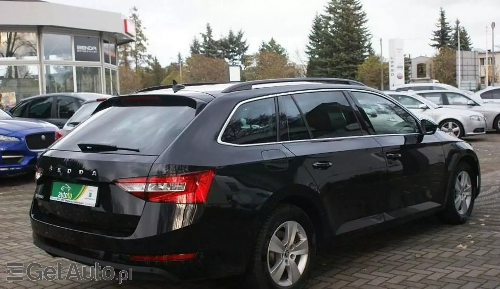 SKODA Superb 