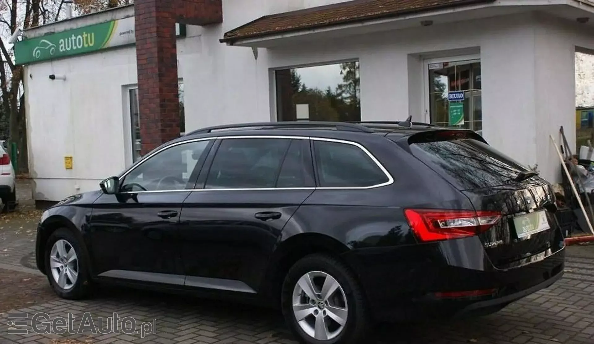 SKODA Superb 