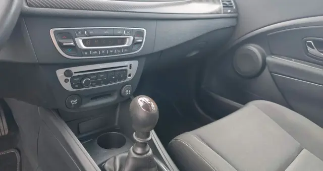 RENAULT Megane 1.6 16V 110 Dynamique