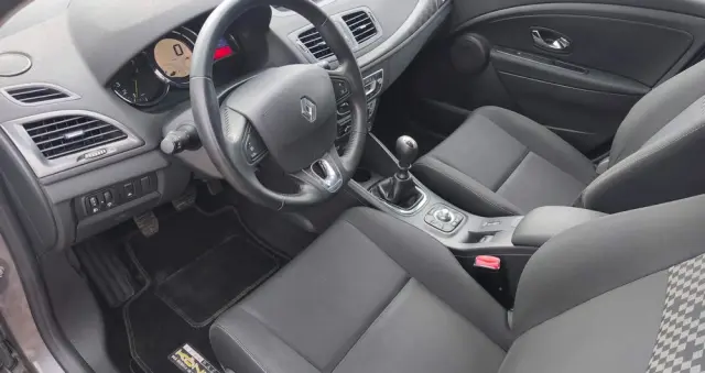 RENAULT Megane 1.6 16V 110 Dynamique