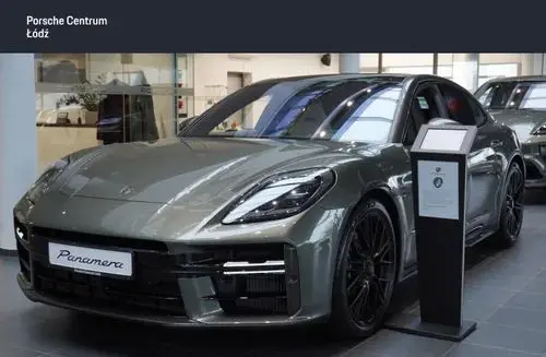 PORSCHE Panamera 