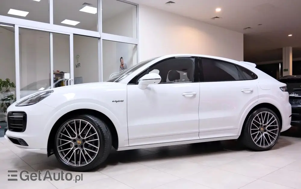 PORSCHE Cayenne Coupe E-Hybrid Platinum Edition