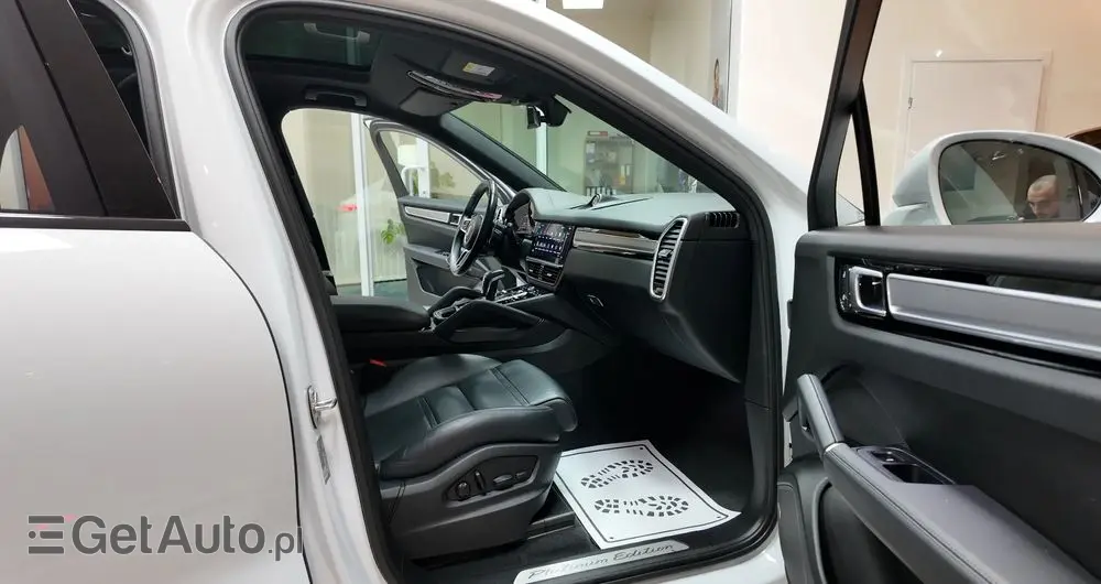 PORSCHE Cayenne Coupe E-Hybrid Platinum Edition